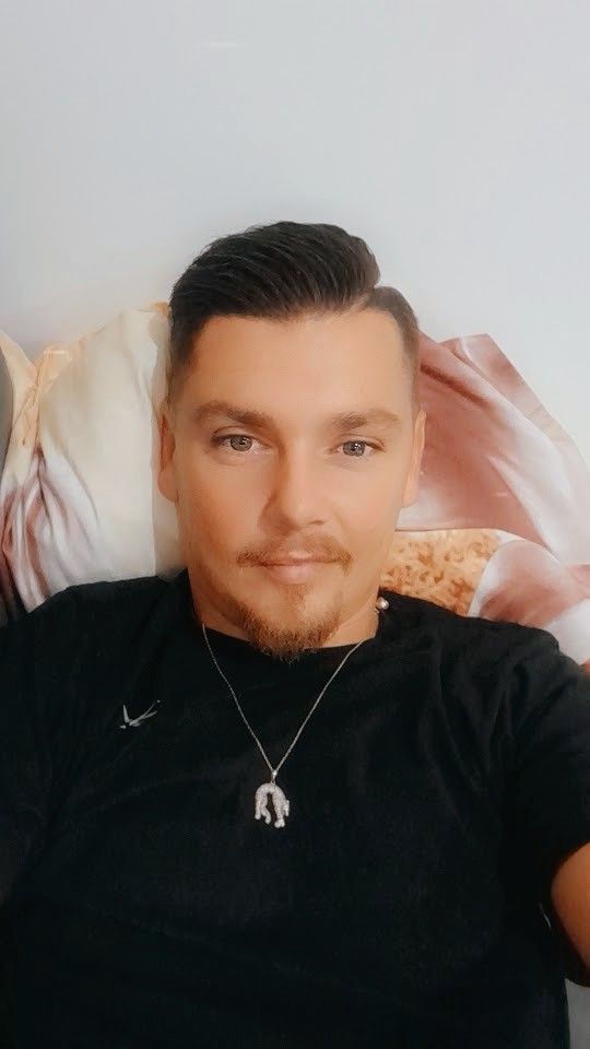 Profil de Waris, 33 ans, Trans Belgique à Schoten